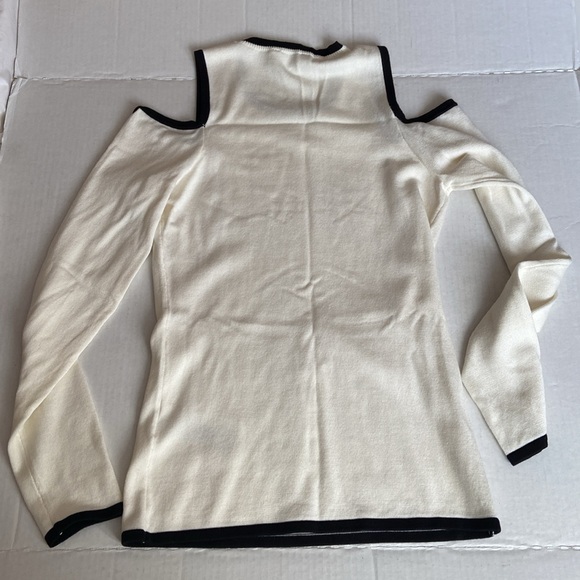 Guess Sweater with shoulder cutouts. NWOT - Picture 2 of 9